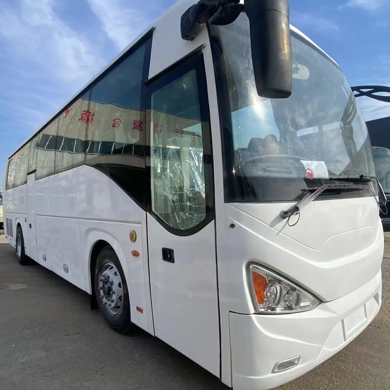 Erschwinglich 50 Sitzplätze Linkslenker Luxusbusse Diesel Brennstoff Euro 3 Optional inbegriffen