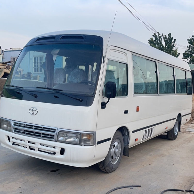 30-Sitzer-Handgetriebe Toyota Coaster Bus mit 4L Motorkapazität und Diesel-Treibstoff
