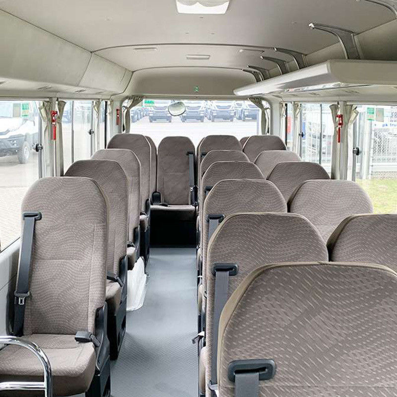 30 Sitzplätze Gebrauchtbus mit Dieselmotor und 2,7 m3 Gepäckraum