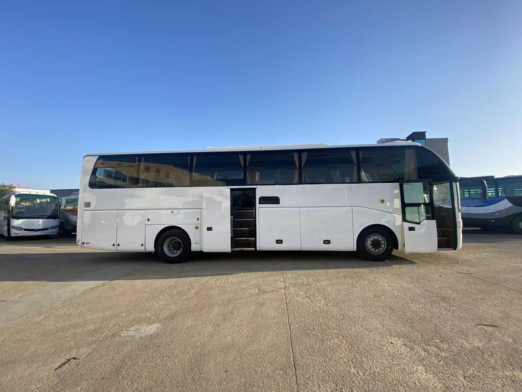 Bequemer 65-Sitzer-Busbus mit 6 8L-Motorkapazität und Leaf Spring-Aufhängung