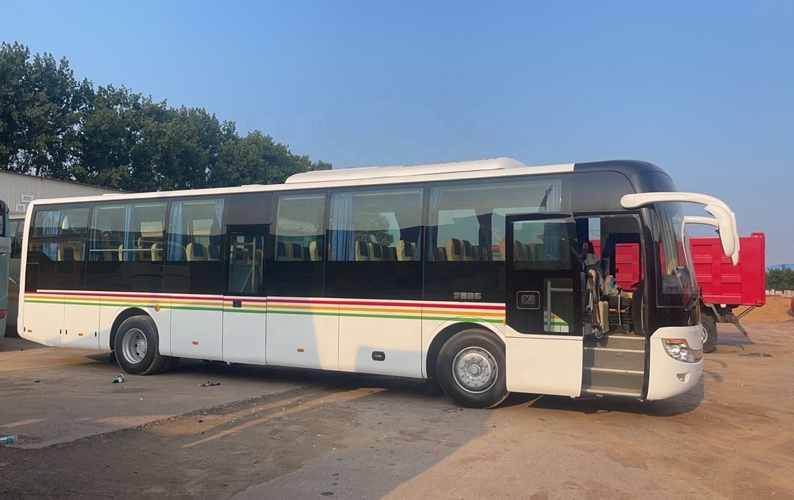 Youtong Gebrauchtbus 60 Sitze Bus mit Dieselmotor und 11R22.5 Reifen in gutem Zustand