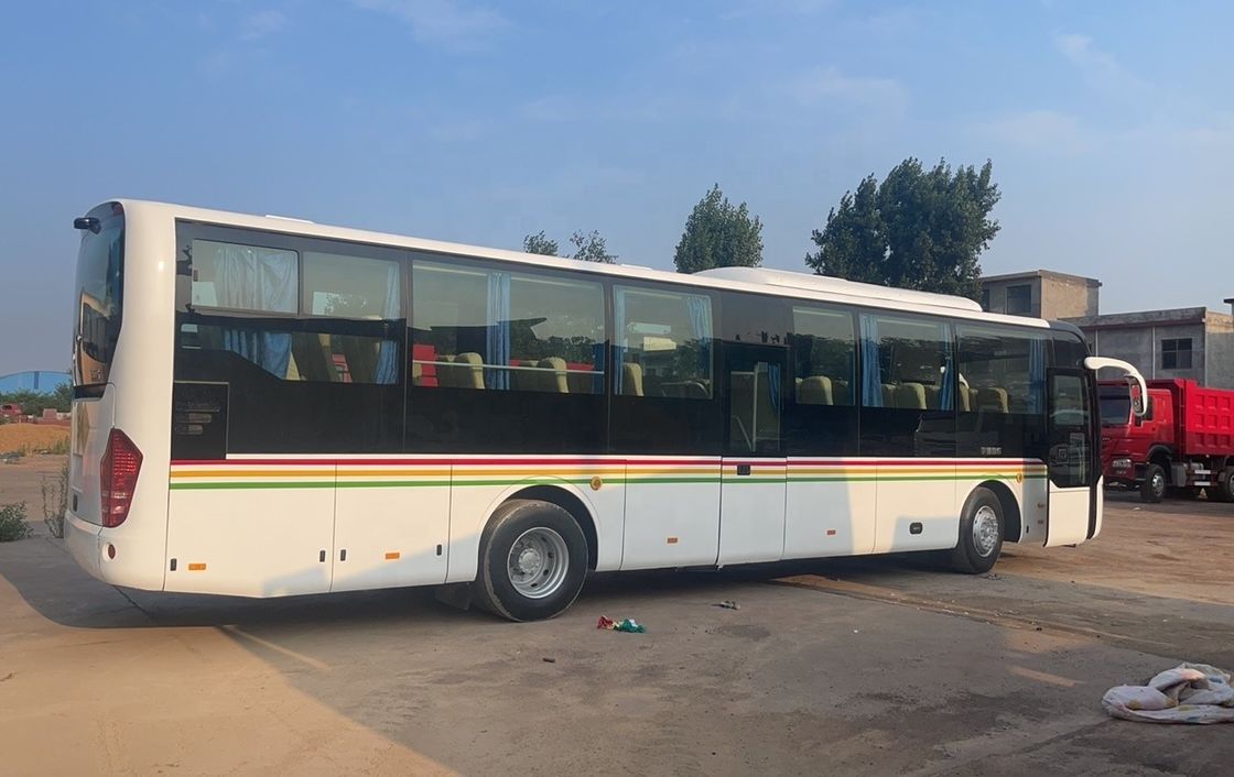 Youtong Gebrauchtbus 60 Sitze Bus mit Dieselmotor und 11R22.5 Reifen in gutem Zustand