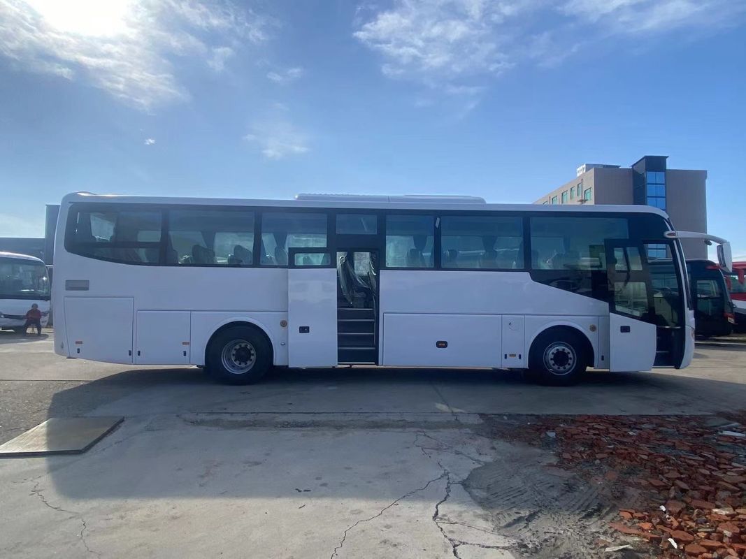 Maximalgeschwindigkeit 100 km/h Gebraucht Youtong ZK6122 Bus mit 55 Sitzplätzen und Toilette