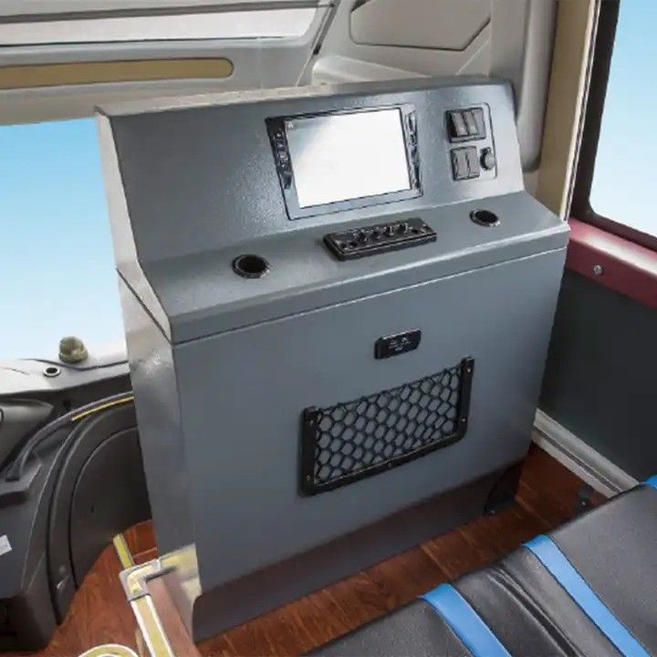 Gebraucht Bus Bus 336 PS 50-60 Sitzplätze Großer Raum FAST 6DS180T Getriebe 6-8L Motorkapazität