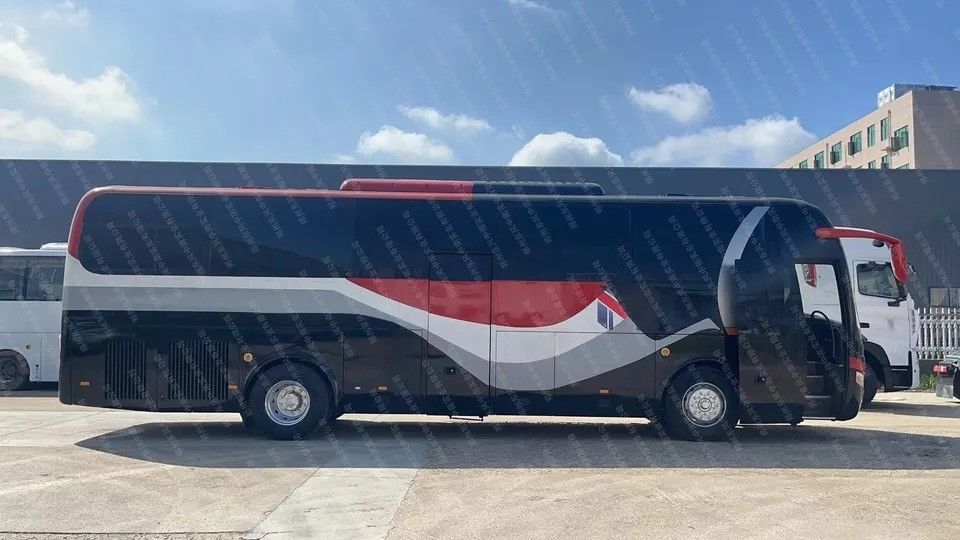 50 Sitzplätze Gebraucht Luxus Passagierbus Euro 3 Emissionsstandard Manuelle Getriebe mit 1