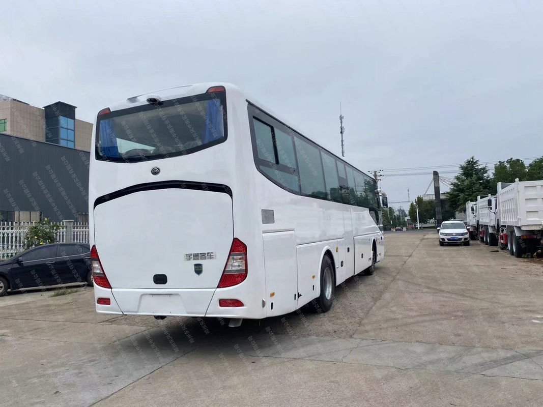 65-Sitzer LHD-Passagierbus in gutem Zustand Diesel-Brennstoff Gebraucht weißer Reisebus zu erschwinglichen Preisen