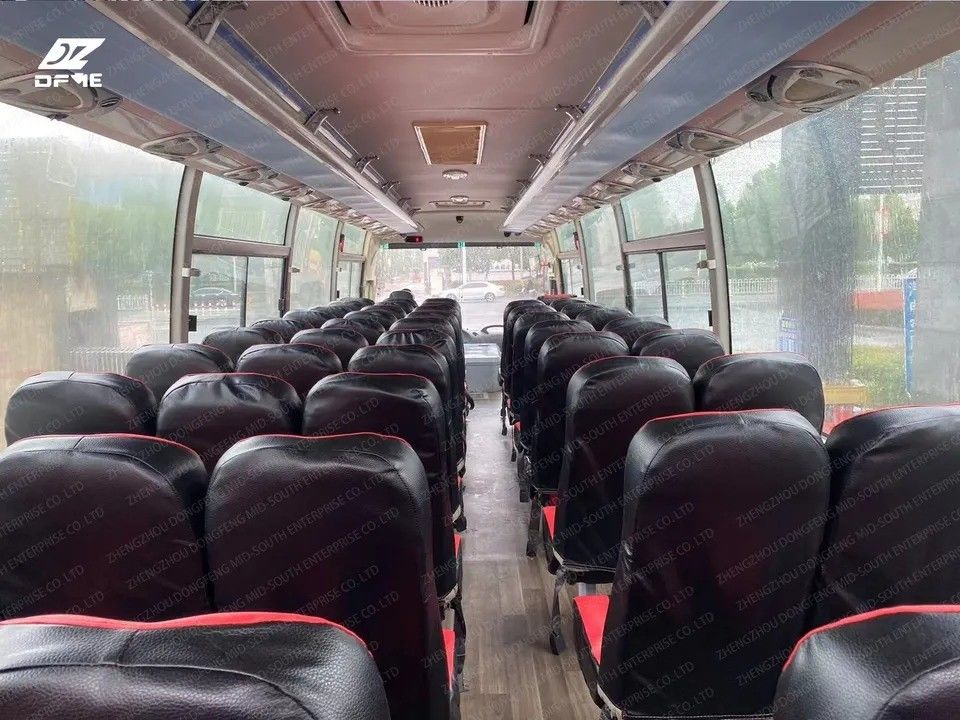 55 Sitzplätze Gebrauchtbus für den afrikanischen Markt 4X2 LHD-Typ und maximale Geschwindigkeit 100 Km/h