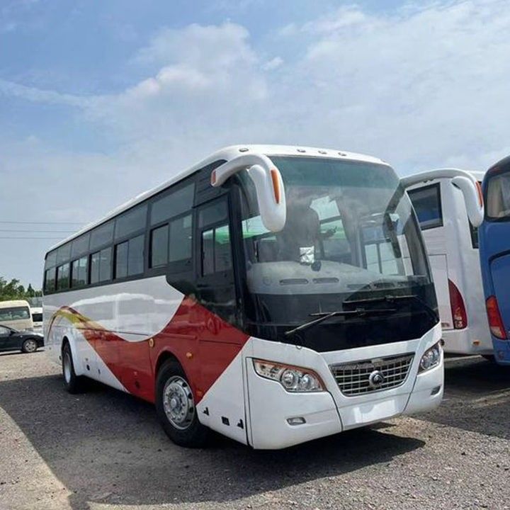 Rechte Steuerung Gebrauchtbus Bus Diesel Luxusbus mit Servolenkung 5.5T/11T Achsen