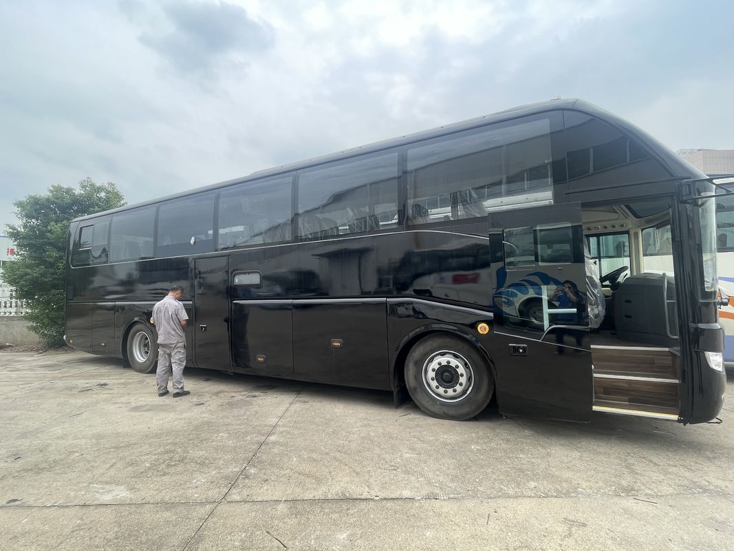 Gebrauchtes LHD-Bus mit Toilette 50 Plätze und hoher Motorkapazität in gutem Zustand
