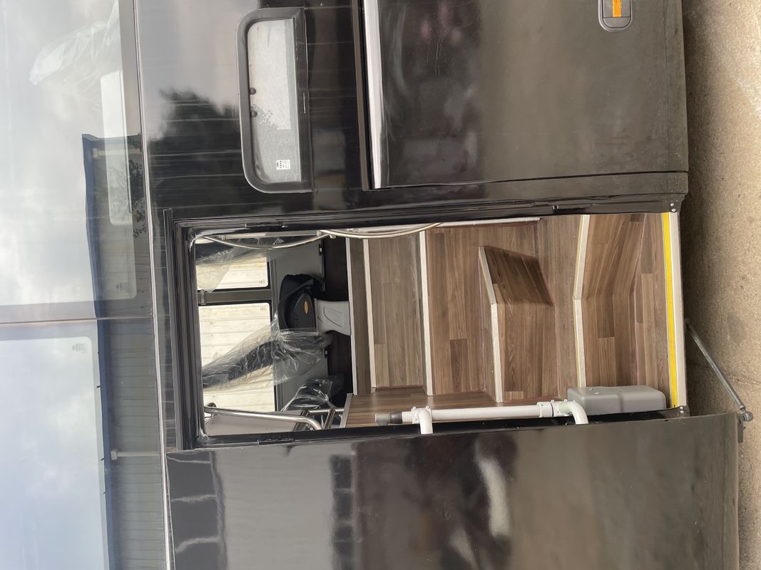Gebrauchtes LHD-Bus mit Toilette 50 Plätze und hoher Motorkapazität in gutem Zustand