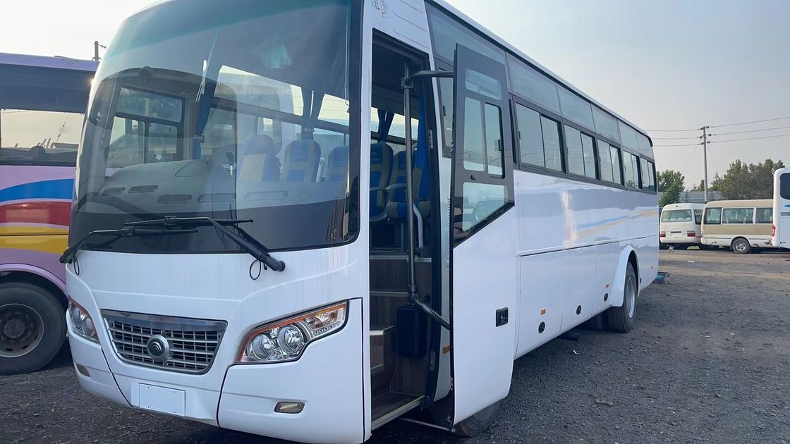 Euro 3 Emissionsstandard chinesischer Bus mit 45 1 Sitzplätzen und Leistung