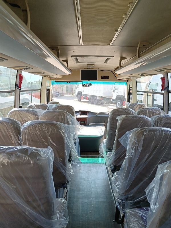 Luxusbus 35-40 Sitzplätze Dieselbrennstofftyp geeignet für LHD oder RHD