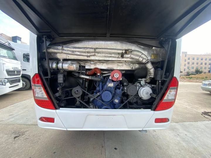 65 Sitzplätze Passagierbus Gebrauchtbus Bus Bus in gutem Zustand und Motorkapazität 6 8L