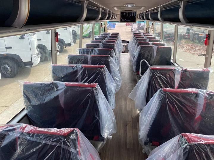 65 Sitzplätze Passagierbus Gebrauchtbus Bus Bus in gutem Zustand und Motorkapazität 6 8L