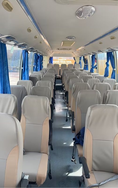 Luxusbus für Touristen mit 30-40 Sitzplätzen Gebrauchtbus mit 9,726 Liter Motor