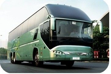 60-Sitzer Luxus-Modell-Bus mit Dongfeng Dona Achse und 298/80R22.5 Reifen im besten Fall