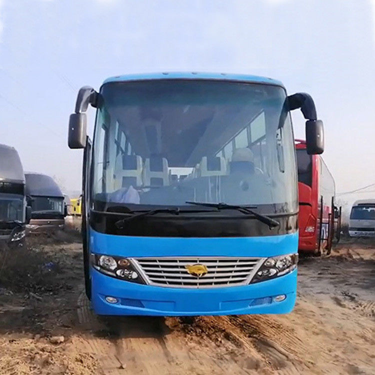 35-Sitzer-Bus mit Handgetriebe und luxuriösem Innenraum in gutem Zustand