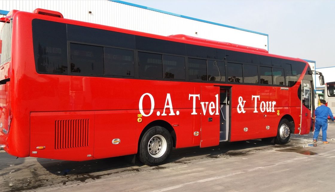 50 Sitzplätze Bus mit 10 m3 Gepäckraum Volumen und Material
