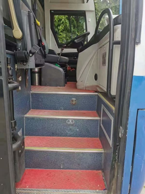 Langlebiger Gebrauchtbus für Touristen mit 50 Sitzplätzen