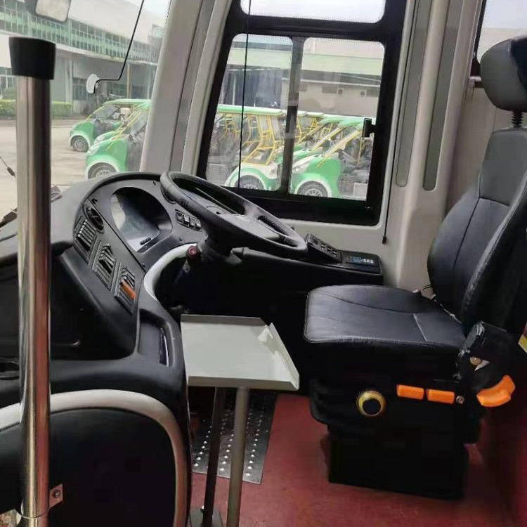 2015 Wuzhoulong RHD Gebrauchtbus für Luxus-Tourbusse erschwinglich und wettbewerbsfähig