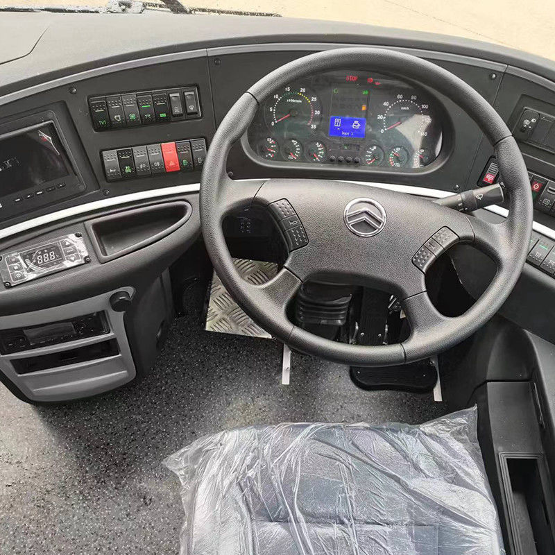 38 Sitzplätze Gebrauchtes Manuelles RHD Diesel Mini 9m Bus Bus mit Yuchai-Motor in Aktion