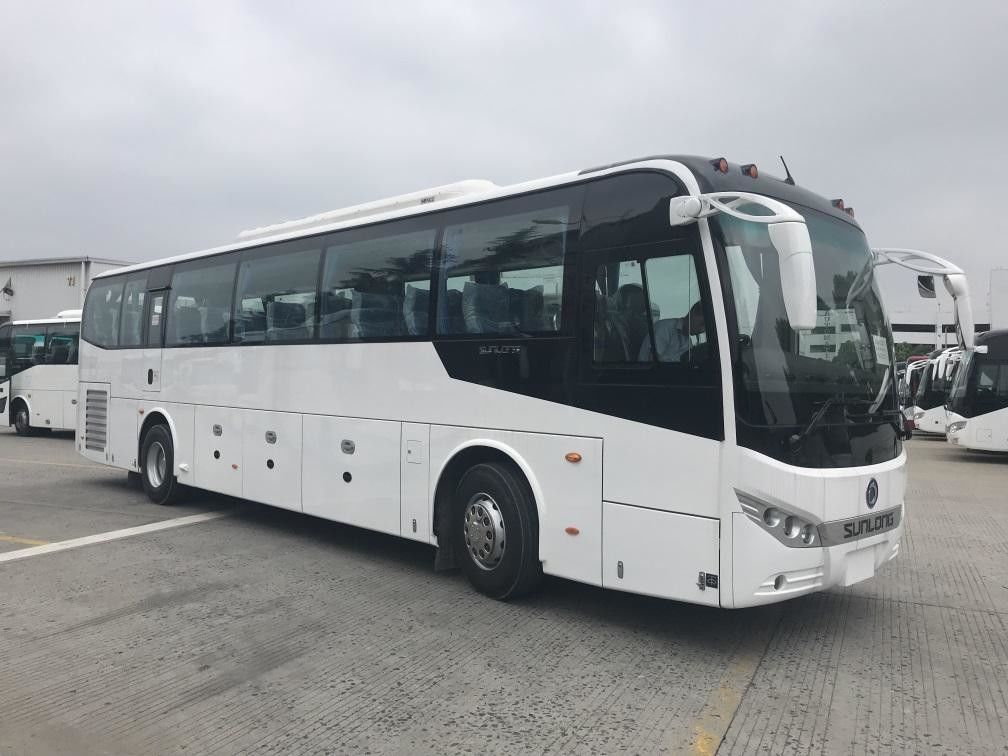 12000*2550*3830mm Gebrauchtbus Luxus-RHD-Bus mit 39 Sitzplätzen und 2200 Rpm Nenngeschwindigkeit