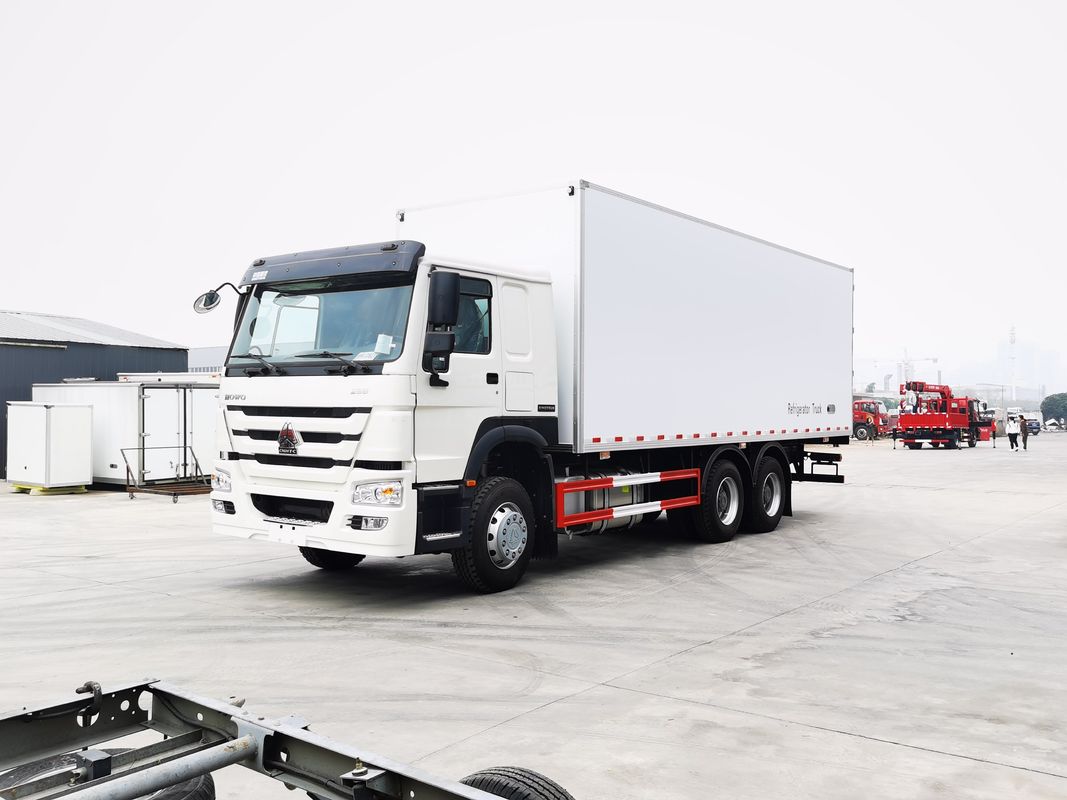 Minus 18 bis 20 Grad Temperaturbereich Sinotruk HOWO 6x4 Kühlwagen