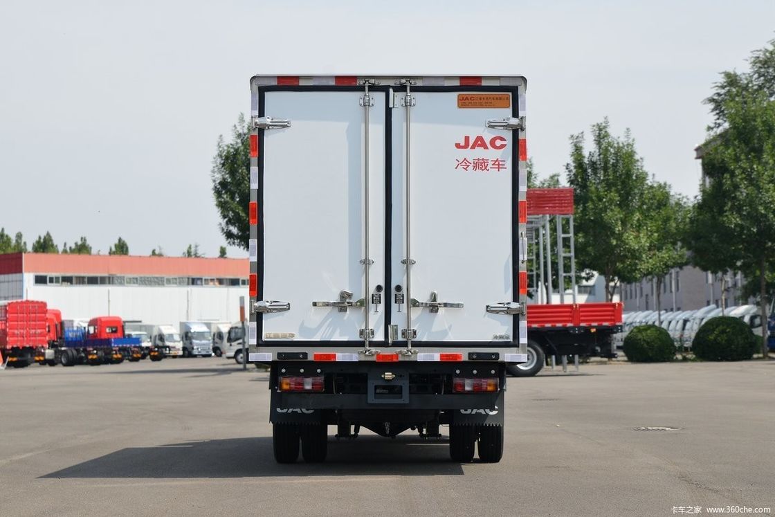 130 PS JAC Kühlfahrzeug für den Transport 4x2 GVW≤5T Dieselkraftstoff Kühlung