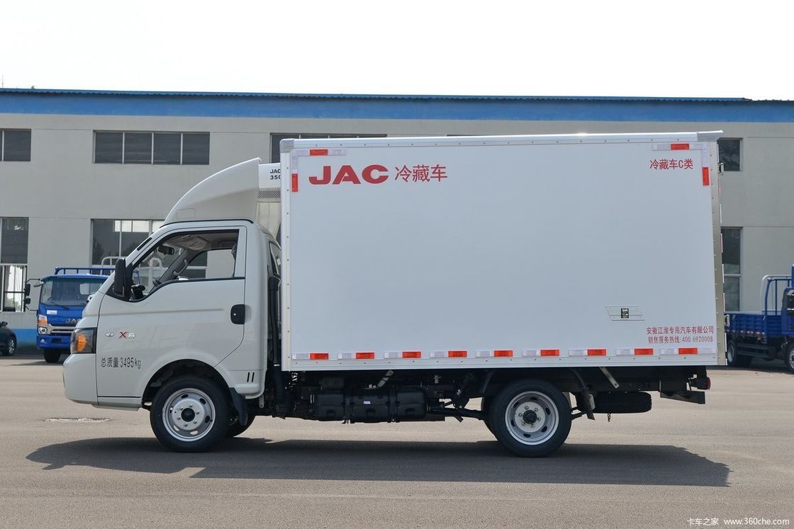 130 PS JAC Kühlfahrzeug für den Transport 4x2 GVW≤5T Dieselkraftstoff Kühlung