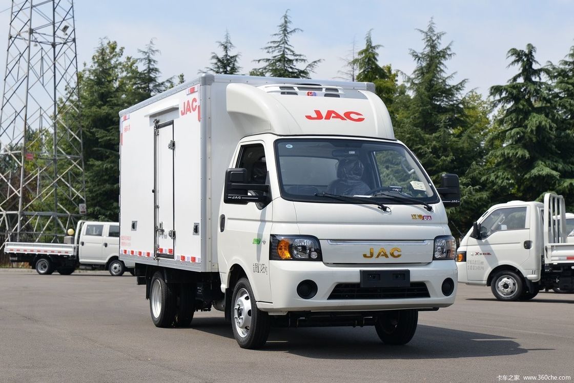 130 PS JAC Kühlfahrzeug für den Transport 4x2 GVW≤5T Dieselkraftstoff Kühlung