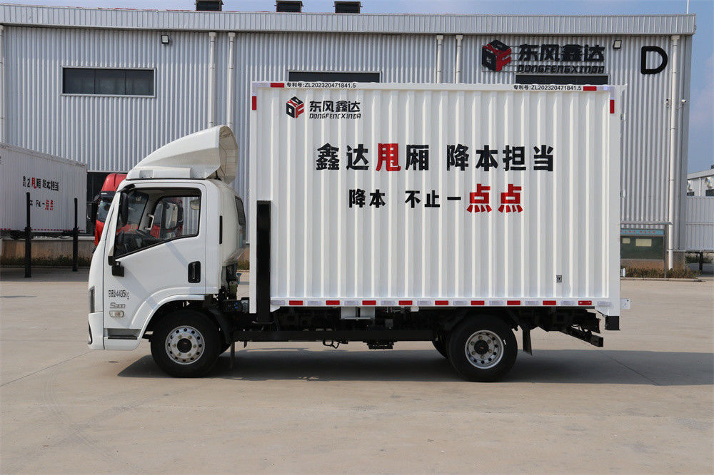 Isuzu Diesel 4*2 mittelgroßer Lieferwagen mit abnehmbarer Karosserie und hydraulischen Auslösern