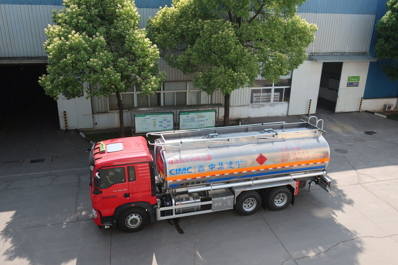 CIMC LINYU 6*4 24m3 Tankwagen aus Aluminiumlegierung für den Transport von brennbaren flüssigen Brennstoffen