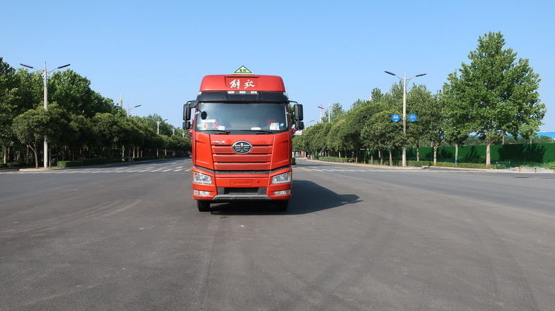 CIMC LINYU FAW 8*4 31 Kub Aluminiumlegierung Diesel Tankwagen Benzin Treibstoff Transportwagen