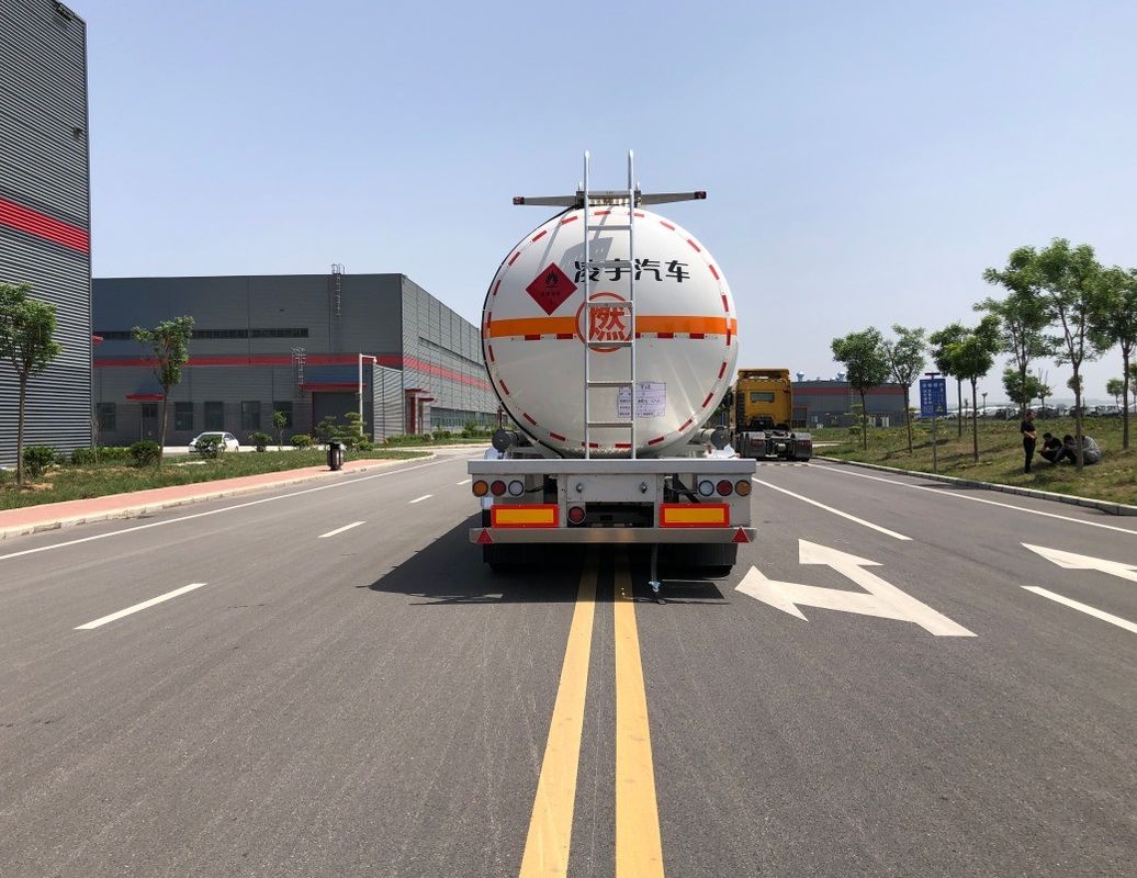 Stahl CIMC LINYU 48000 Liter Treibstoffanhänger für den effizienten Transport von Rohöl