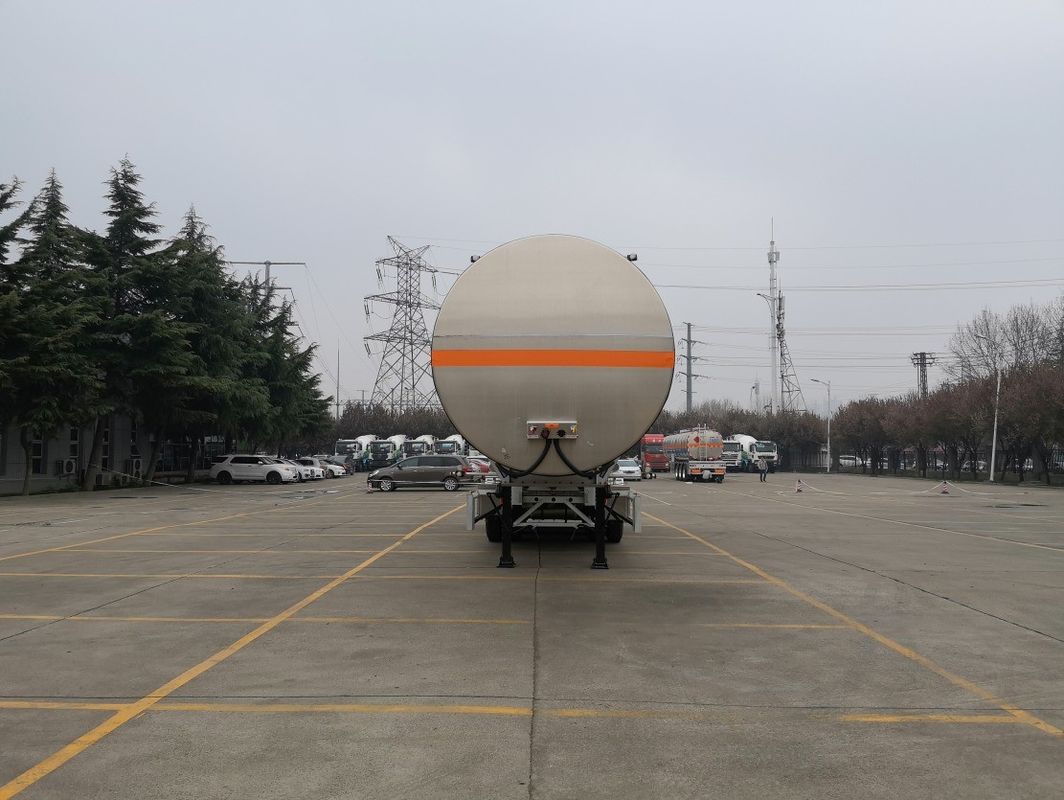 32100/31800 KG Nennlastmasse CIMC LINYU 8*4 Aluminiumlegierung Flüssigbrennstoff-Tankeranhänger