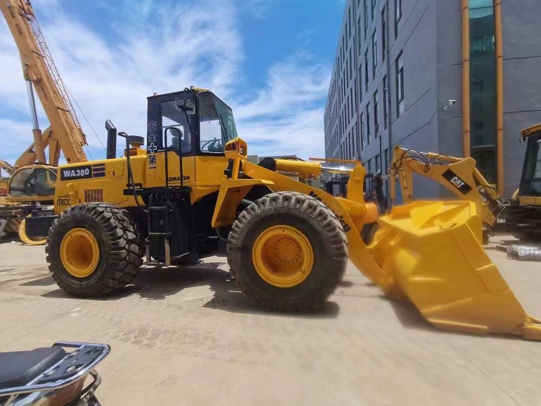 Vorderlader mit 4 Tonnen Nennlast und 4,78 m Länge Original 380-3 Komatsu-Lader