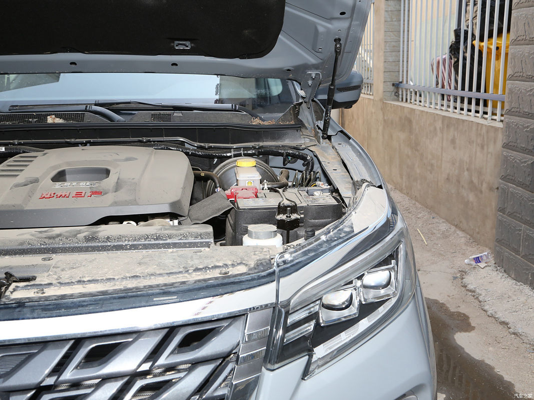 Popular Dongfeng Rich 7 4*2 LHD Benzin Automatic Pickup Truck mit max.geschwindigkeit Km/h 170