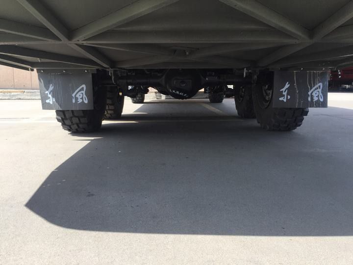 EURO 3 Diesel 4x4 Geländebus mit 4890 kg Nennlastmasse und 6700 ml Entladekapazität